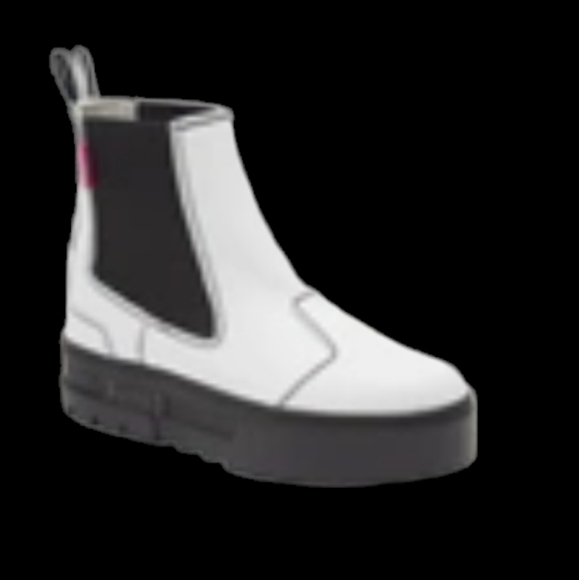 Puma Mayze White Chelsea Boot Sz 7 - Picture 1 of 10
